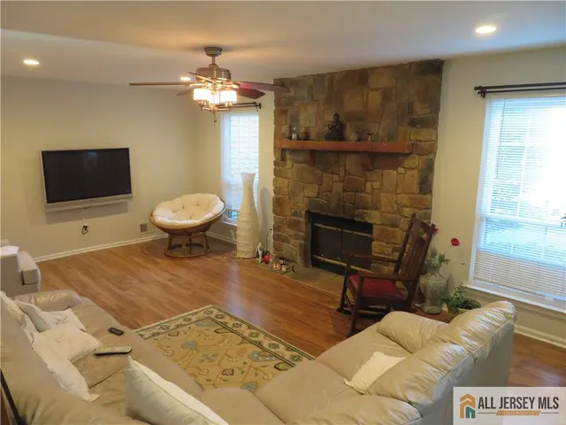 $3,200 | 601 Maplecrest Road, Edison, NJ 08820