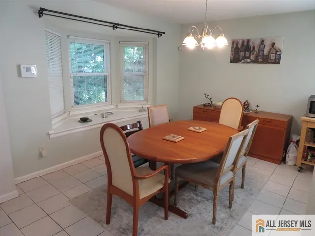 $3,200 | 601 Maplecrest Road, Edison, NJ 08820