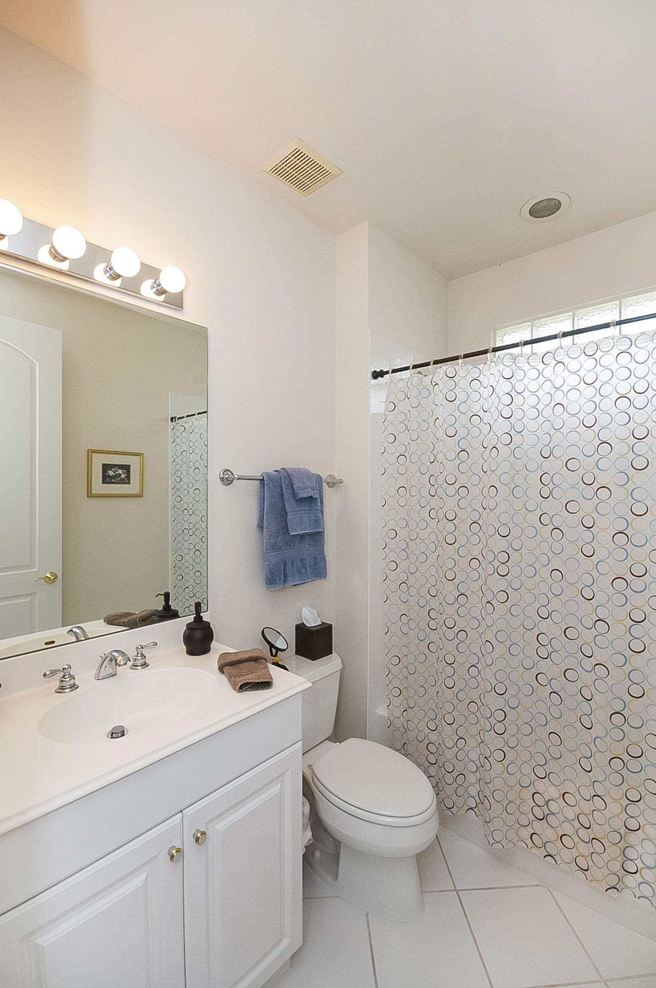 8173 Valhalla Drive Delray Beach, FL 33446 - Photo 27 of 59 GUEST BATHROOM 3 - DOWNSTAIRS