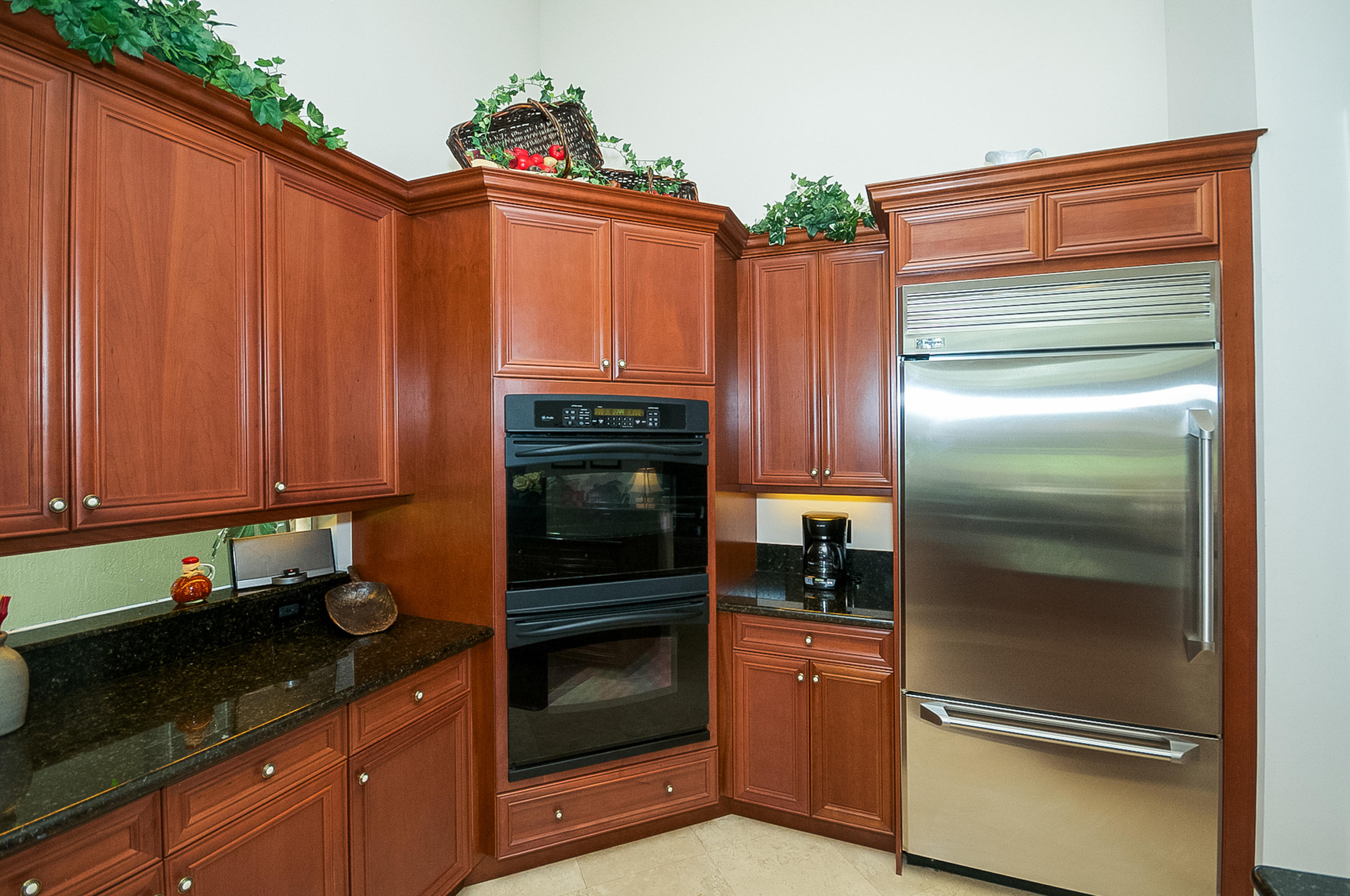 8173 Valhalla Drive Delray Beach, FL 33446 - Photo 7 of 59 LARGE - BRIGHT KITCHEN