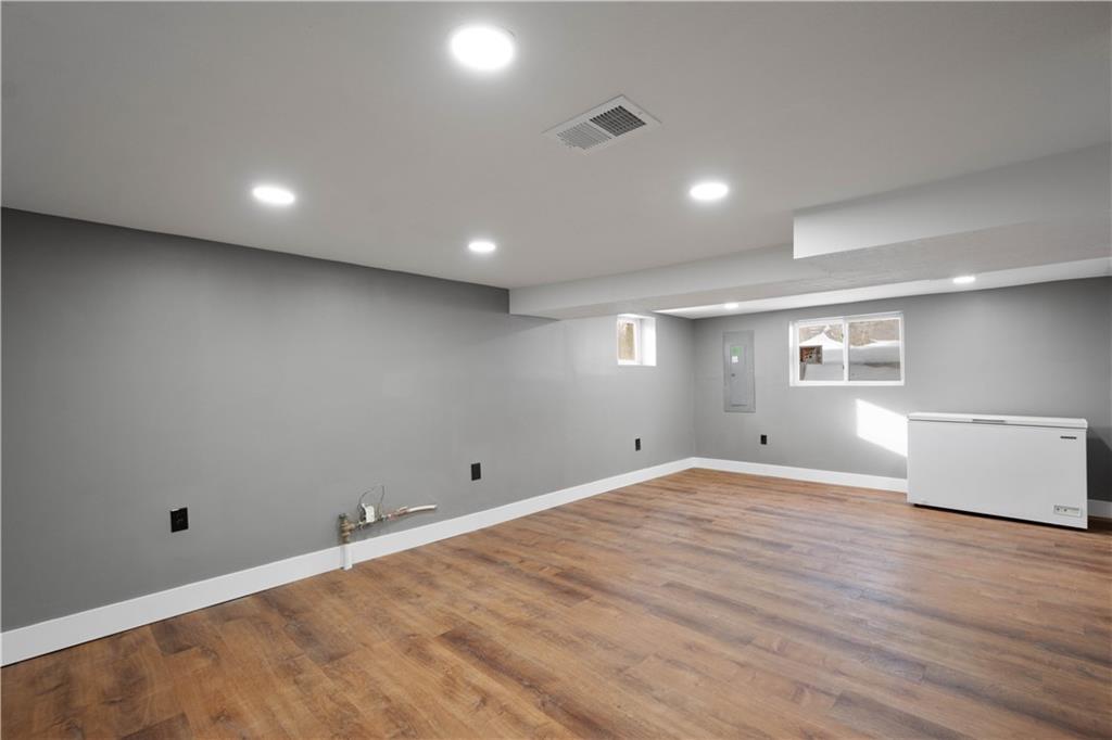 933 Boyce Road Bridgeville, PA 15017 - Photo 26 of 37