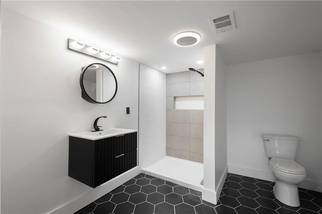 933 Boyce Road Bridgeville, PA 15017 - Photo 28 of 37