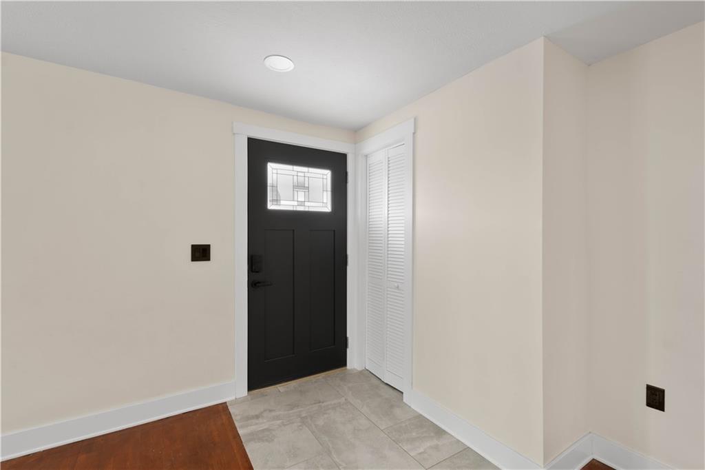 933 Boyce Road Bridgeville, PA 15017 - Photo 8 of 37