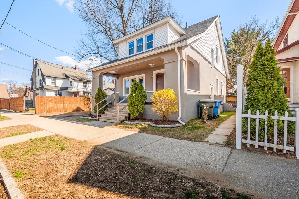 19 Hughes Street Springfield, MA 01108 - Photo 2 of 28