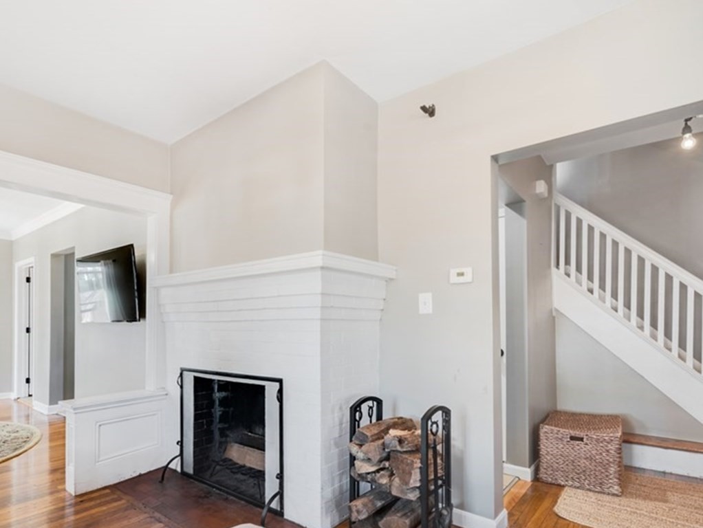 19 Hughes Street Springfield, MA 01108 - Photo 8 of 28