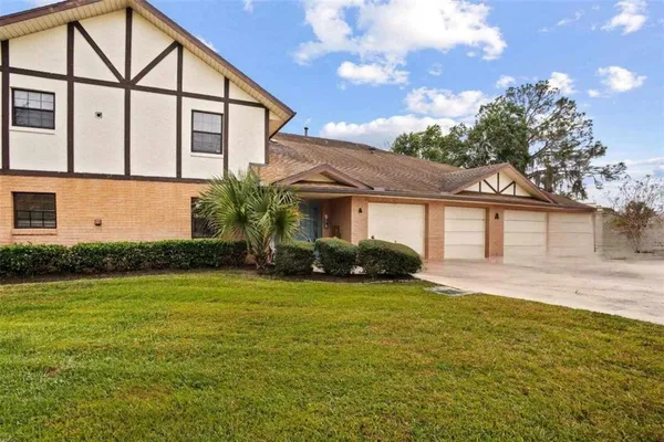 $145,000 | 100 East Oak Terrace Drive, Unit A2, Leesburg, FL 34748
