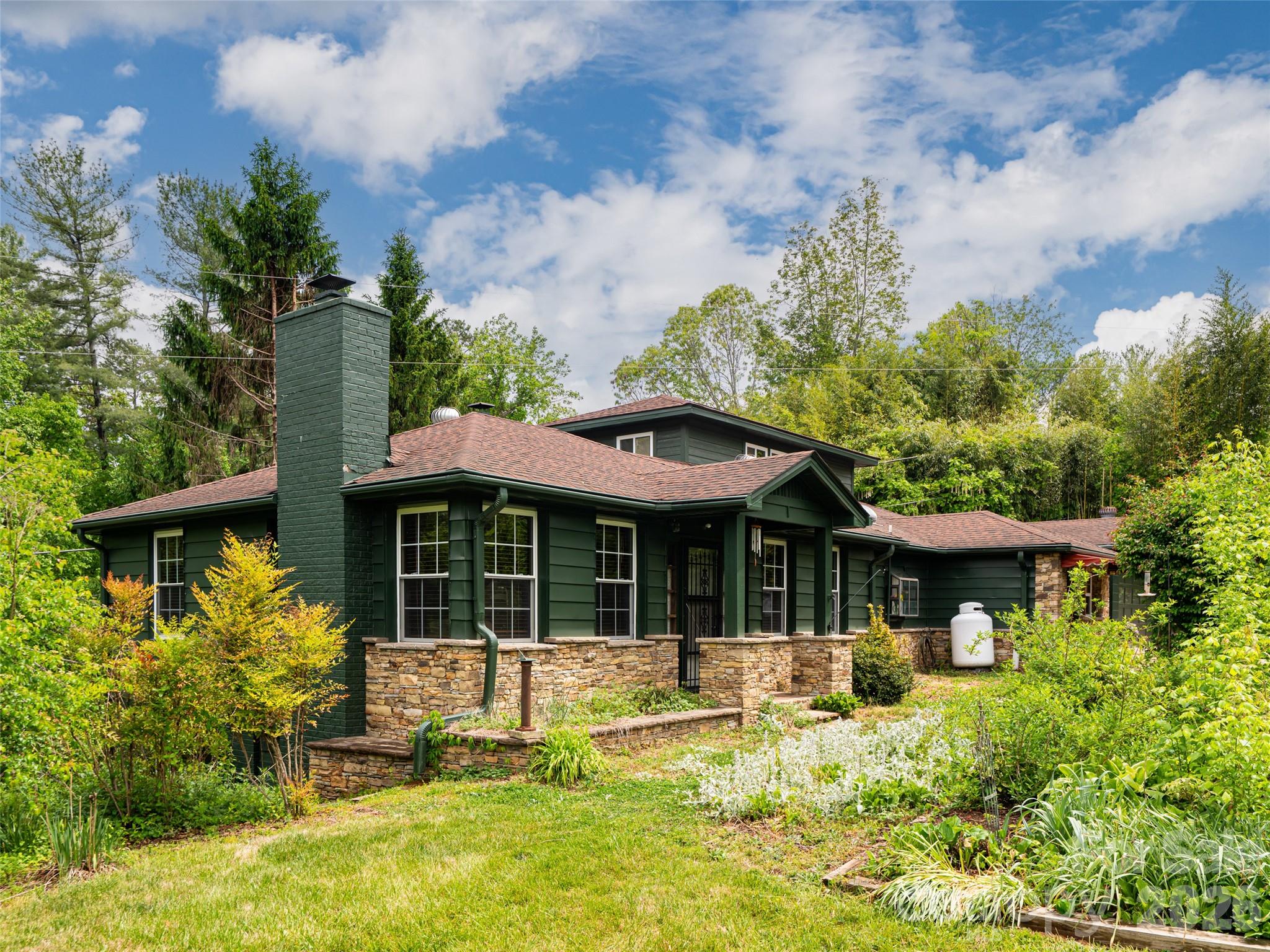 93 Clarks Chapel Road Weaverville, NC 28787 - Photo 4 of 47