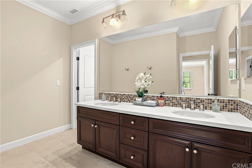 66 Como Irvine, CA 92618 - Photo 27 of 38