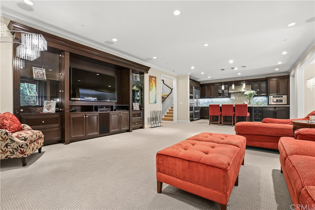 66 Como Irvine, CA 92618 - Photo 7 of 38