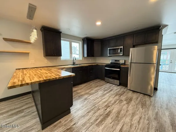 $1,400 | Undisclosed Address, Amsterdam, NY 12010