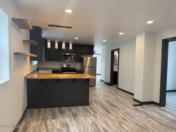 $1,400 | Undisclosed Address, Amsterdam, NY 12010