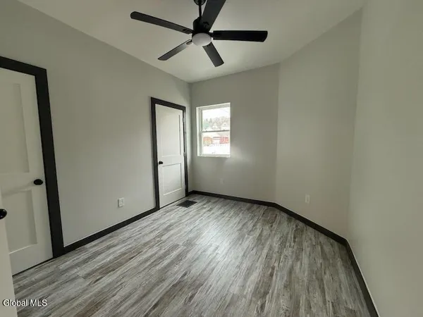 $1,400 | Undisclosed Address, Amsterdam, NY 12010