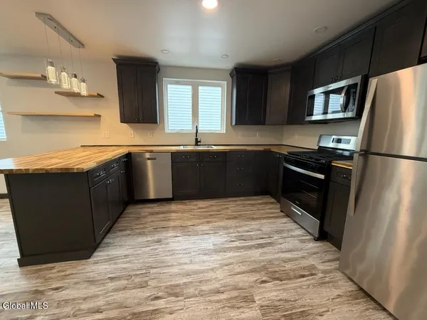 $1,400 | Undisclosed Address, Amsterdam, NY 12010