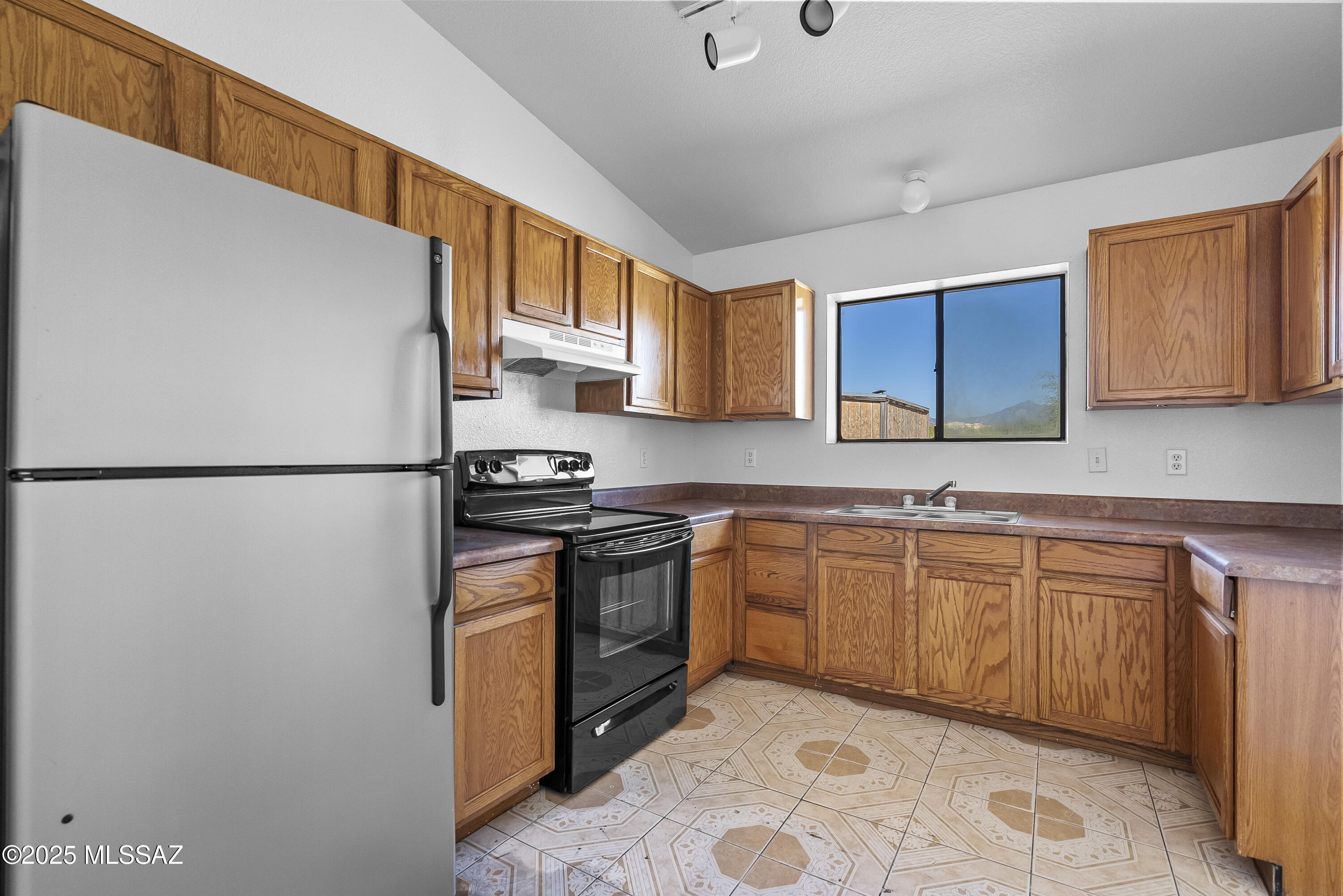 1715 Maya Corte Rio Rico, AZ 85648 - Photo 5 of 13 16-print-1715-maya-corte