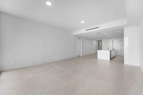 $14,200 | 220 Lake Shore Drive, Unit 1006, Lake Park, FL 33403