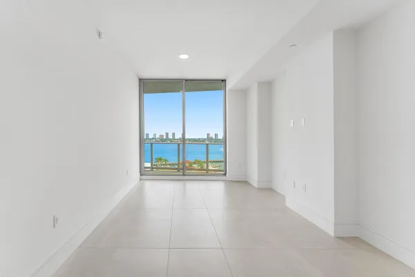 $14,200 | 220 Lake Shore Drive, Unit 1006, Lake Park, FL 33403