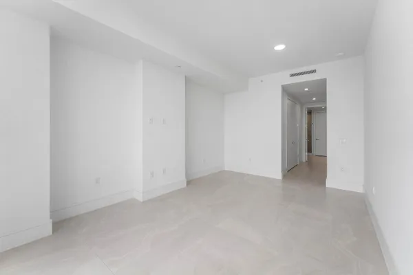 $14,200 | 220 Lake Shore Drive, Unit 1006, Lake Park, FL 33403