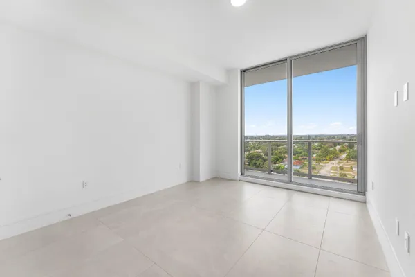 $14,200 | 220 Lake Shore Drive, Unit 1006, Lake Park, FL 33403