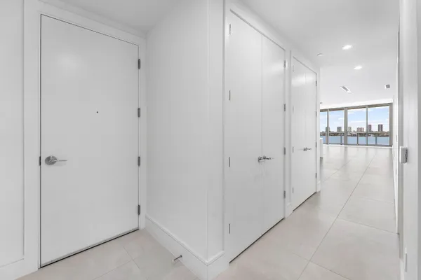 $14,200 | 220 Lake Shore Drive, Unit 1006, Lake Park, FL 33403