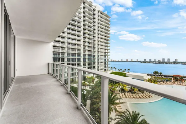 $14,200 | 220 Lake Shore Drive, Unit 1006, Lake Park, FL 33403