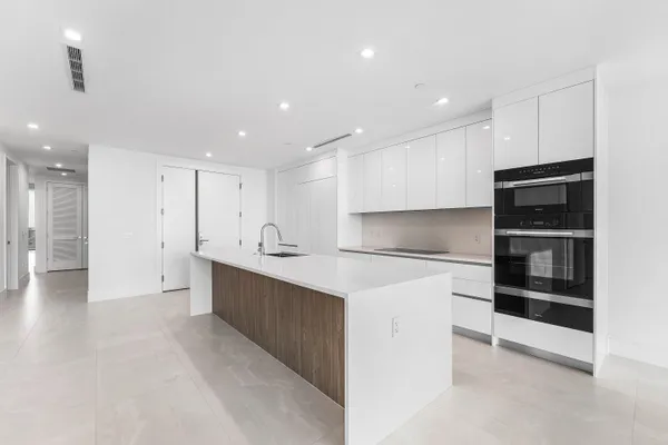 $14,200 | 220 Lake Shore Drive, Unit 1006, Lake Park, FL 33403