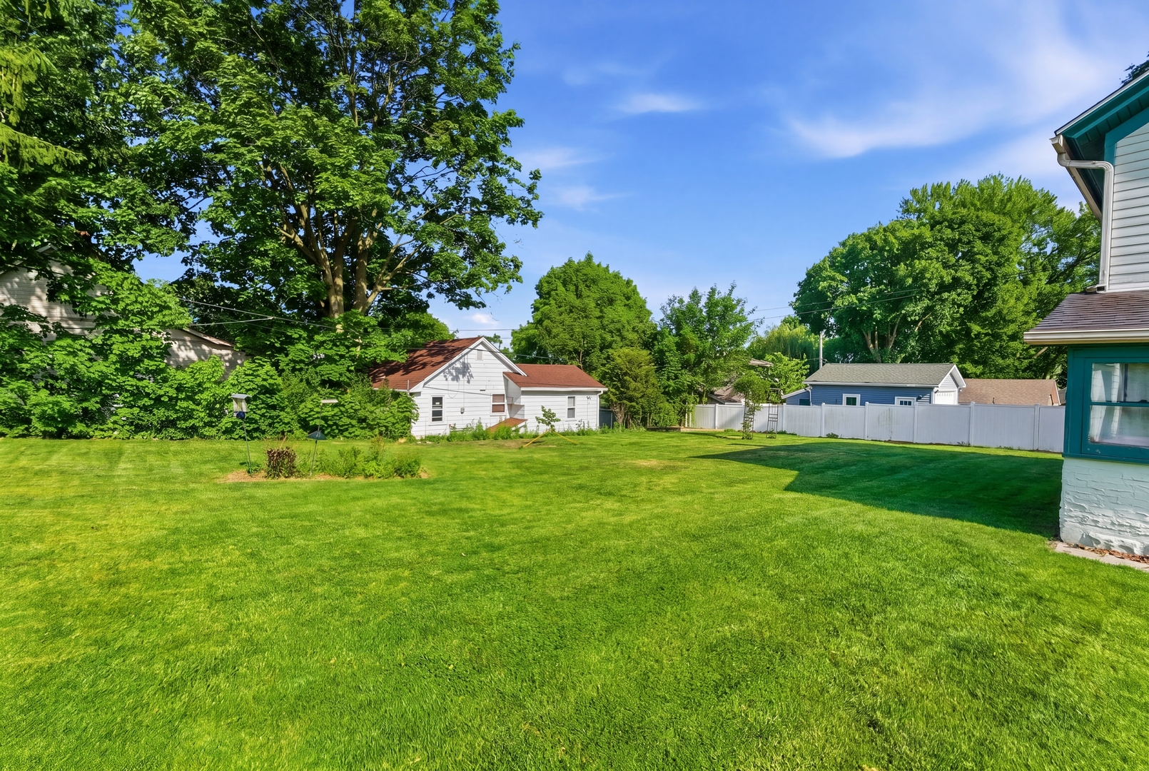 327 Silver Street Elgin, IL 60123 - Photo 23 of 26