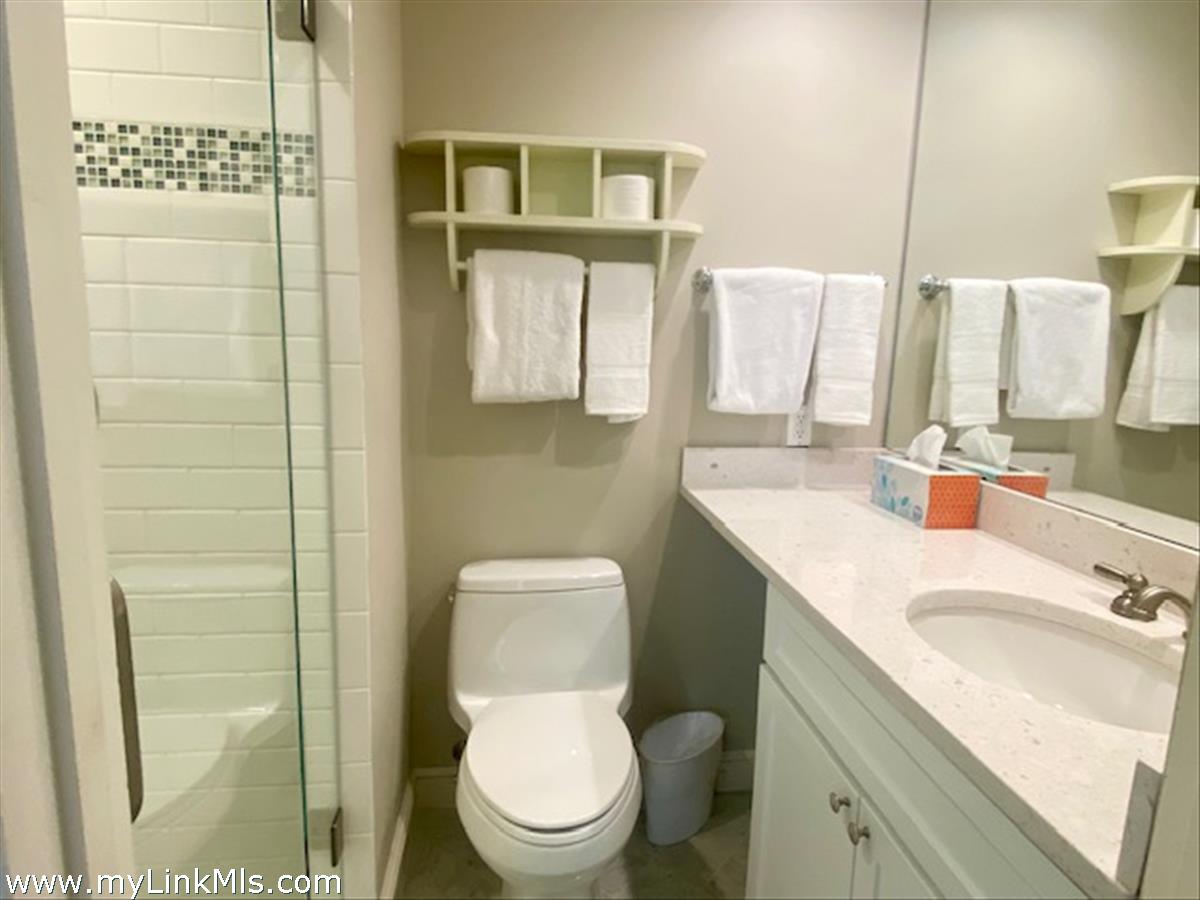 467 Katama Road, Unit B2 Edgartown, MA 02539 - Photo 8 of 20 Gallery Image 8