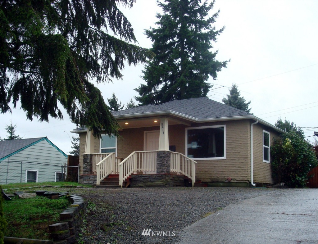 3219 Southwest Roxbury Street Seattle, WA 98126 - Photo 1 of 11 Gallery Image 1