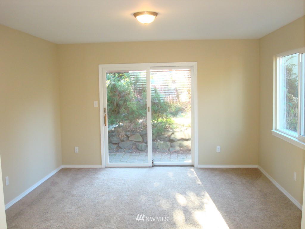 3219 Southwest Roxbury Street Seattle, WA 98126 - Photo 5 of 11 Gallery Image 5