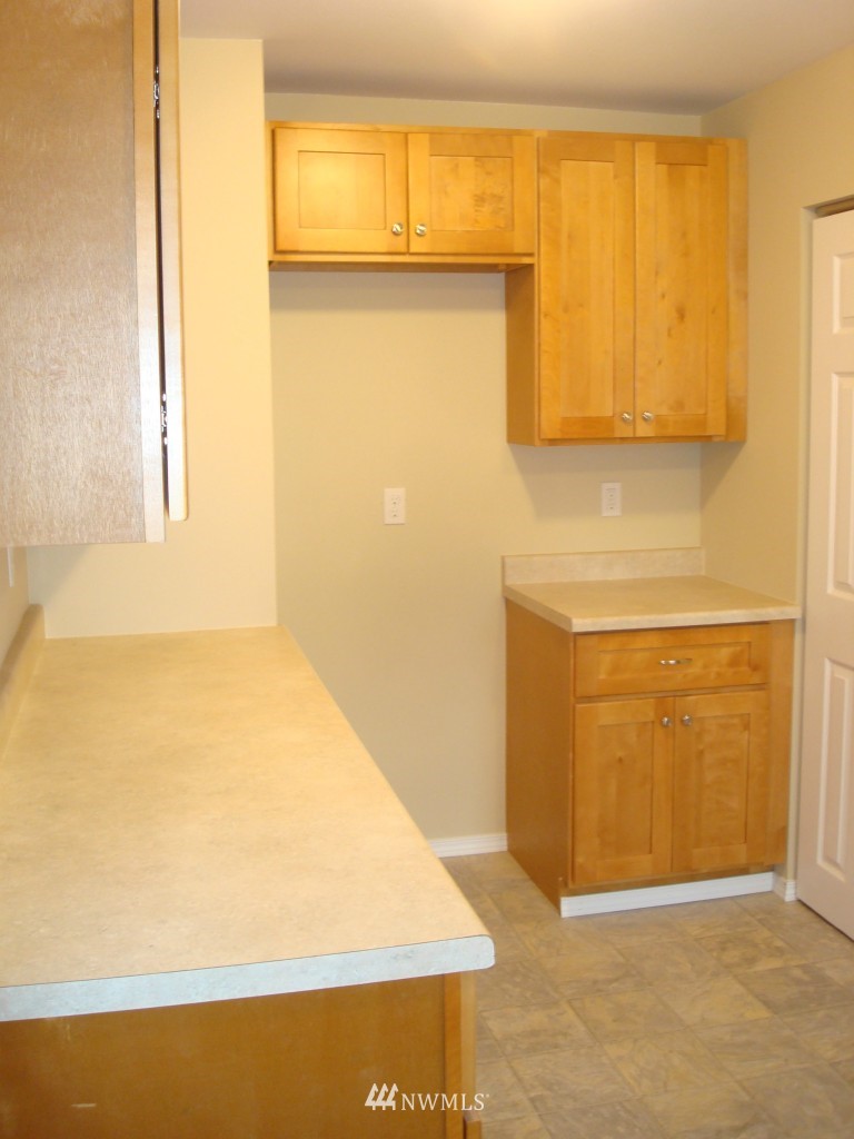 3219 Southwest Roxbury Street Seattle, WA 98126 - Photo 8 of 11 Gallery Image 8