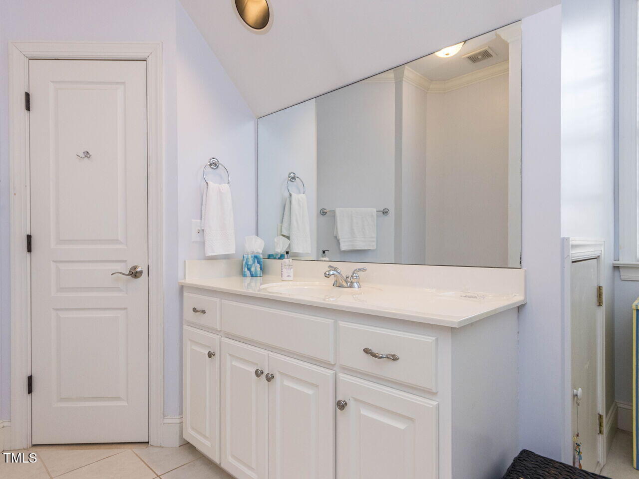 3359 Hampton Road Raleigh, NC 27607 - Photo 31 of 47 Bathroom