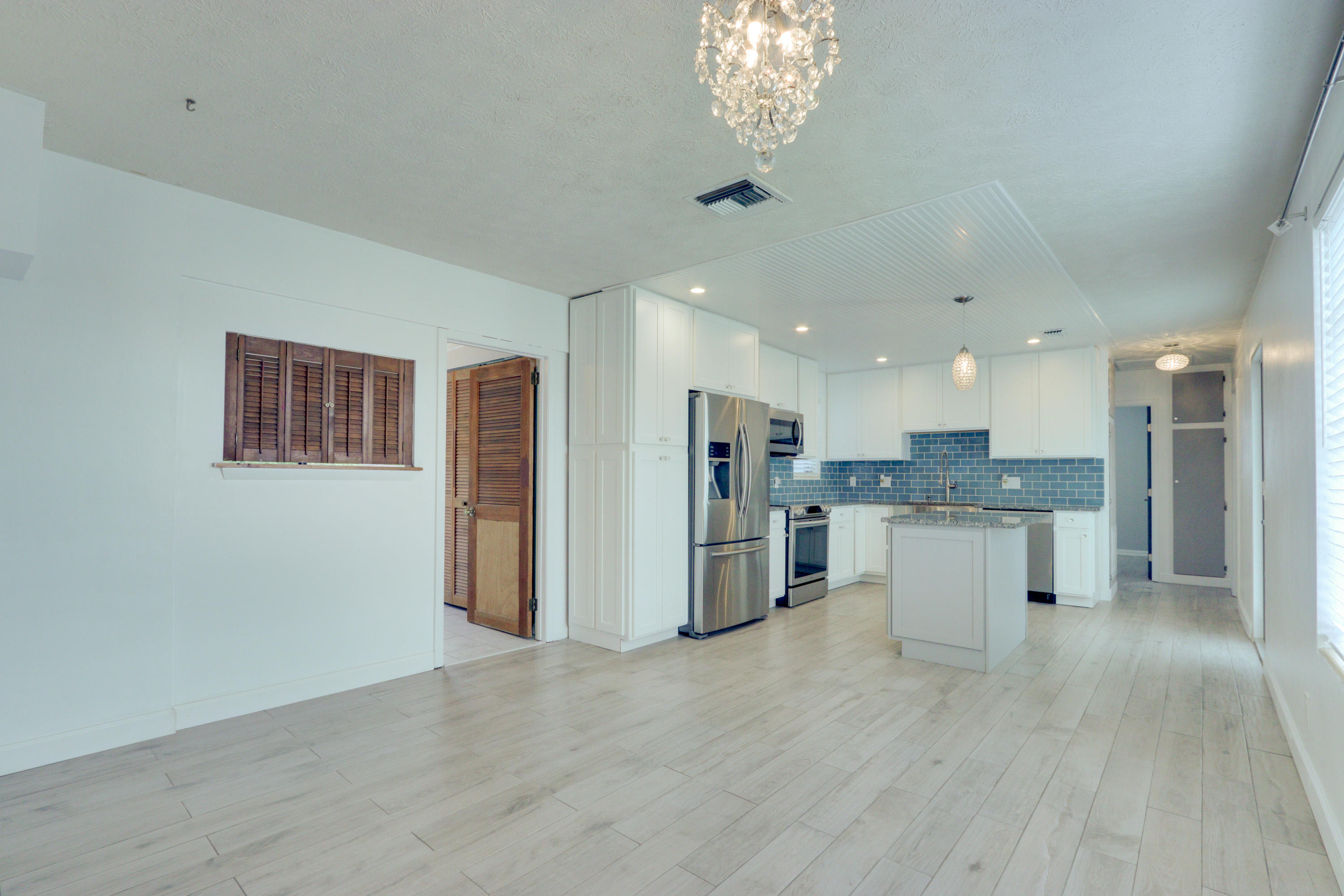 336 Mid Pines Road Palm Springs, FL 33461 - Photo 10 of 40 Dining Area/Kitchen