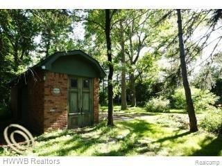 58 Manor Road Bloomfield Hills, MI 48304 - Photo 21 of 23 Quaint Garden Shed