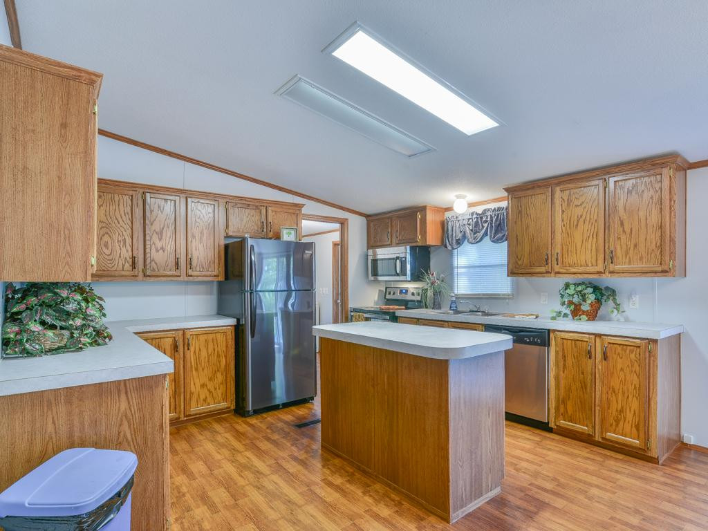 276-288 Rockingham Road Johnson City, TN 37615 - Photo 13 of 36 Plenty of room to cook