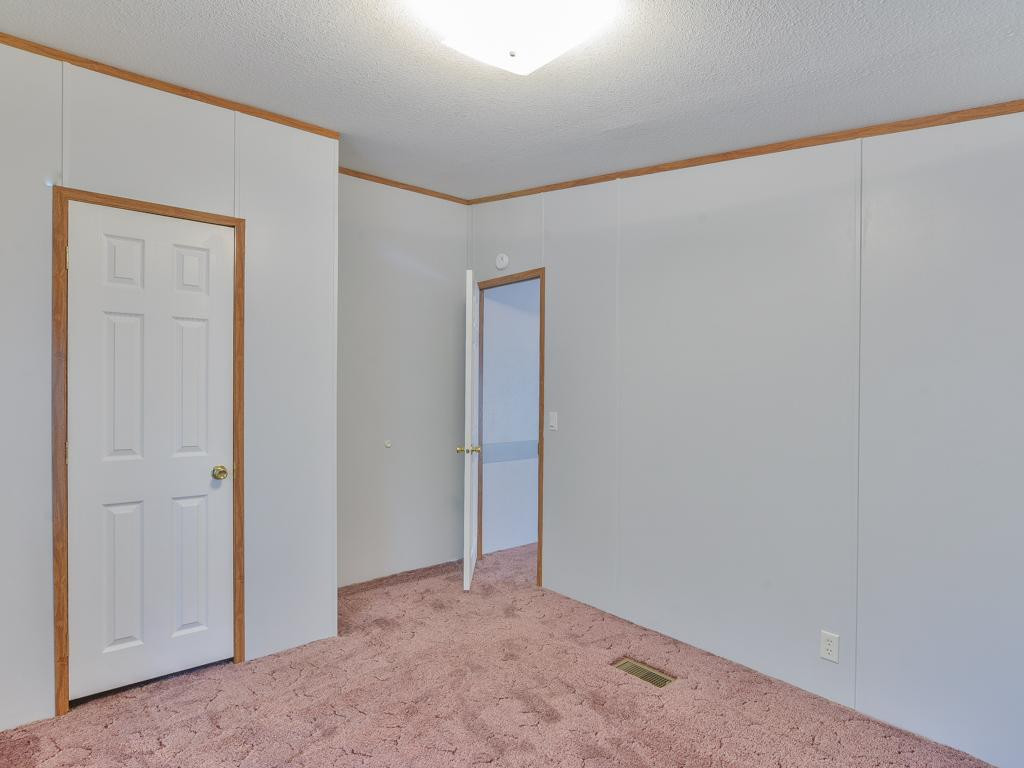 276-288 Rockingham Road Johnson City, TN 37615 - Photo 18 of 36 2nd bedroom