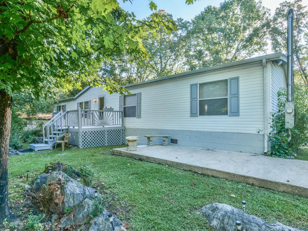 276-288 Rockingham Road Johnson City, TN 37615 - Photo 2 of 36 Patio at side