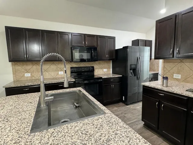 $1,900 | 11736 Carbrook Road, Manor, TX 78653