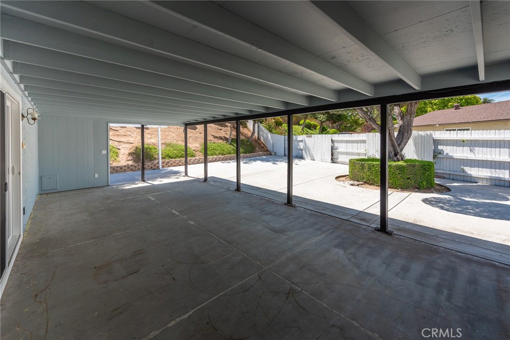 6414 Foster Drive Riverside, CA 92506 - Photo 5 of 46