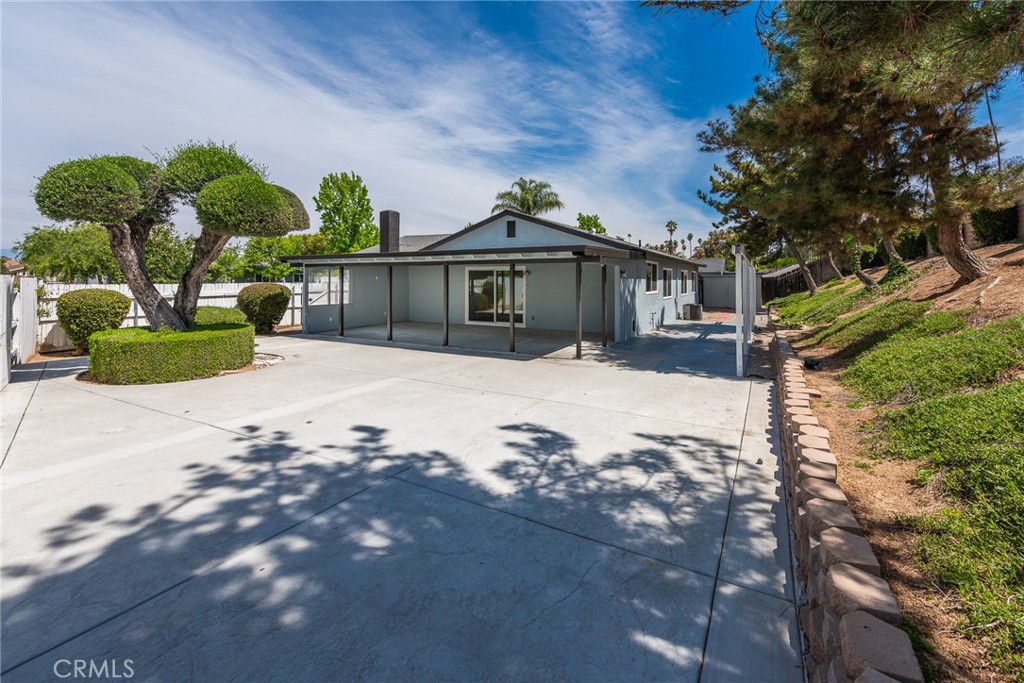 6414 Foster Drive Riverside, CA 92506 - Photo 7 of 46