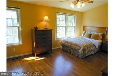 6355 English Ivy Way Springfield, VA 22152 - Photo 2 of 18 Bedroom (Master)