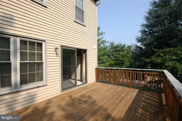 6355 English Ivy Way Springfield, VA 22152 - Photo 13 of 18 Exterior (Rear)