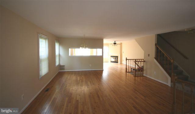 6355 English Ivy Way Springfield, VA 22152 - Photo 15 of 18 Living Room
