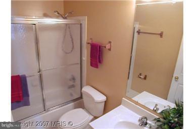 6355 English Ivy Way Springfield, VA 22152 - Photo 4 of 18 Bath