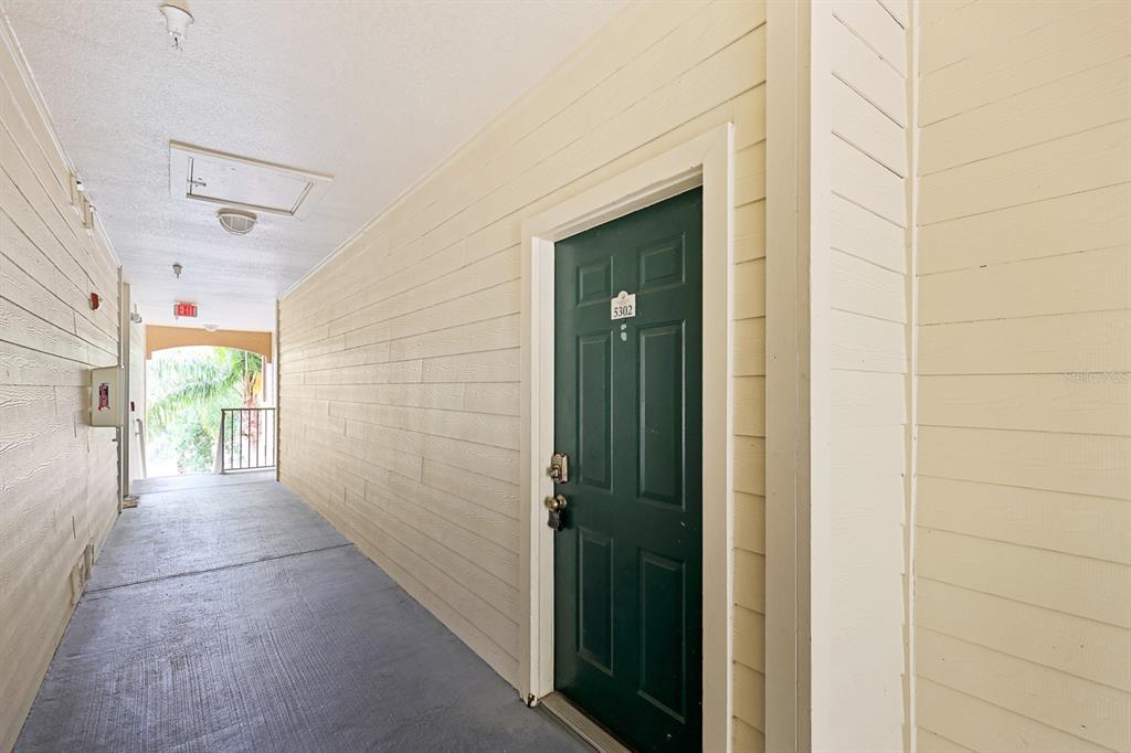 5302 Bay Club Circle Tampa, FL 33607 - Photo 2 of 43