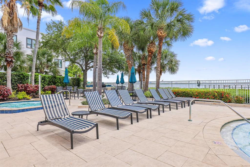 5302 Bay Club Circle Tampa, FL 33607 - Photo 31 of 43
