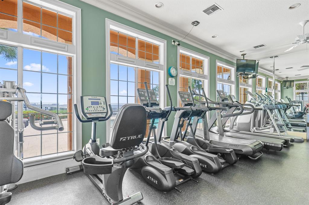 5302 Bay Club Circle Tampa, FL 33607 - Photo 39 of 43
