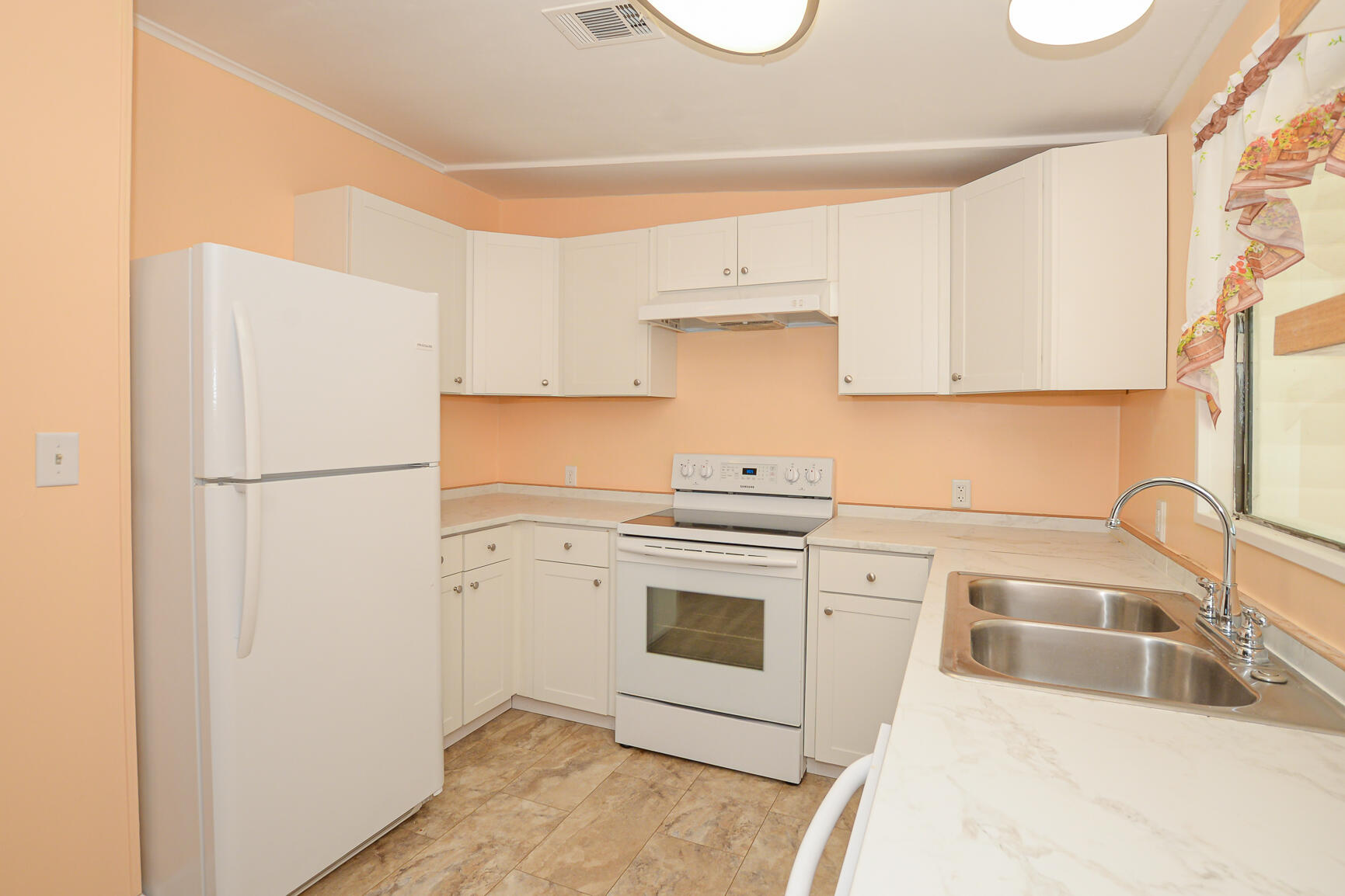 522 Hemingway Terrace Fort Pierce, FL 34982 - Photo 15 of 53 LR-0942