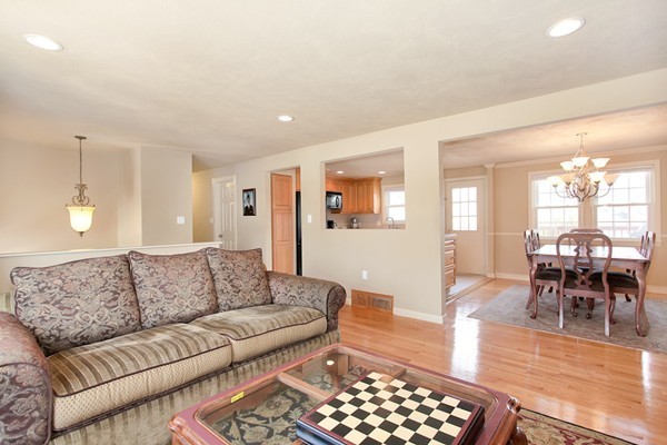 29 Wilson Road Northborough, MA 01532 - Photo 4 of 27 Gallery Image 4