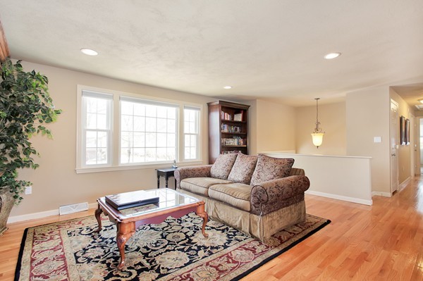 29 Wilson Road Northborough, MA 01532 - Photo 5 of 27 Gallery Image 5