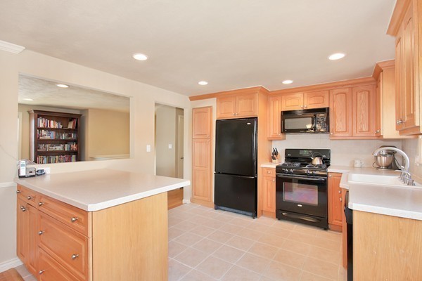 29 Wilson Road Northborough, MA 01532 - Photo 7 of 27 Gallery Image 7